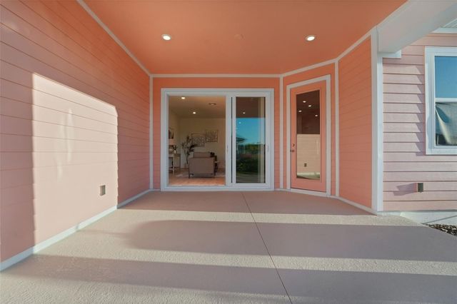 1018 FIESTA KEY CIRCLE, Lady Lake, FL 32159