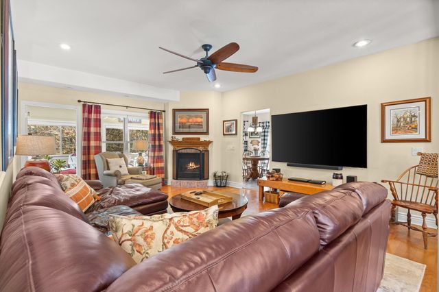 1111 Ledgestone Lane, Branson West, MO 65737