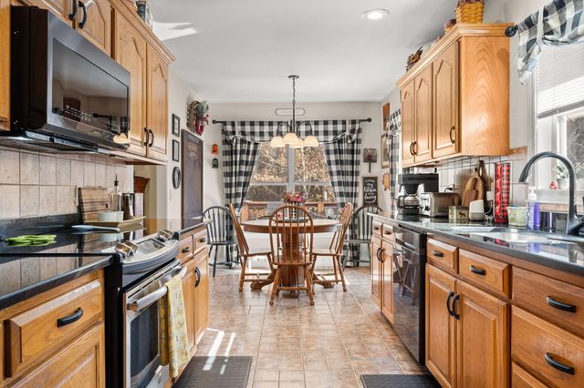 1111 Ledgestone Lane, Branson West, MO 65737