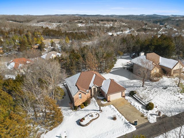 1111 Ledgestone Lane, Branson West, MO 65737