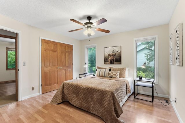 2287 Snowshoe Lane E, Maplewood, MN 55119
