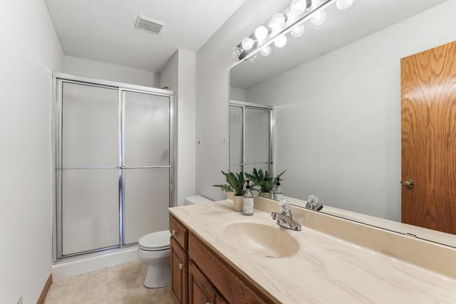 2287 Snowshoe Lane E, Maplewood, MN 55119