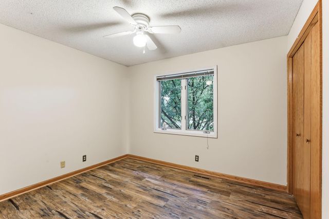 2287 Snowshoe Lane E, Maplewood, MN 55119