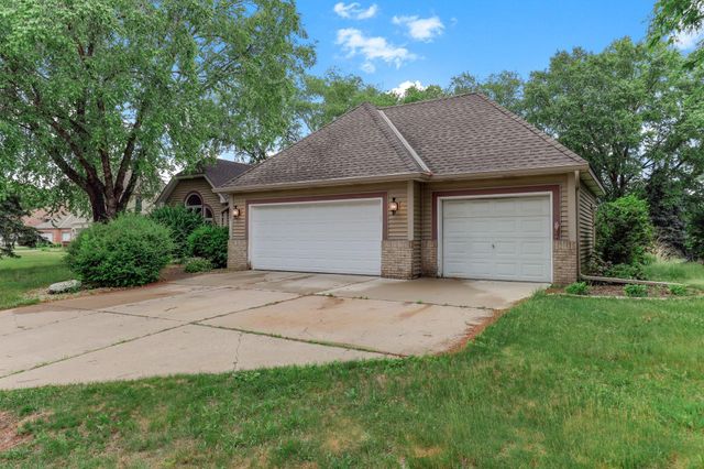2287 Snowshoe Lane E, Maplewood, MN 55119