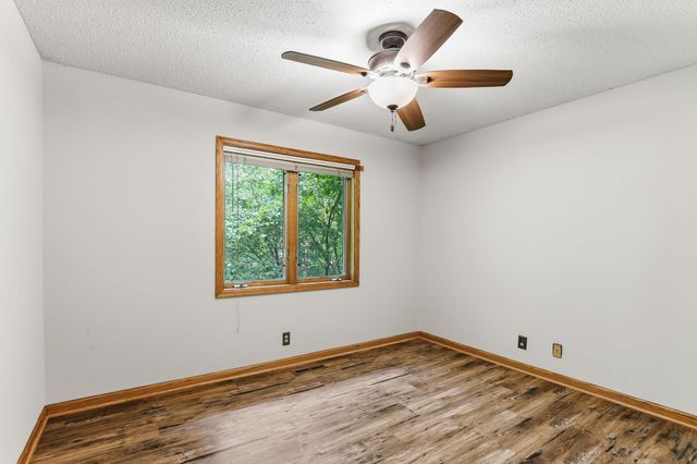 2287 Snowshoe Lane E, Maplewood, MN 55119