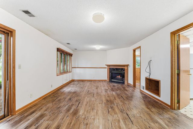 2287 Snowshoe Lane E, Maplewood, MN 55119