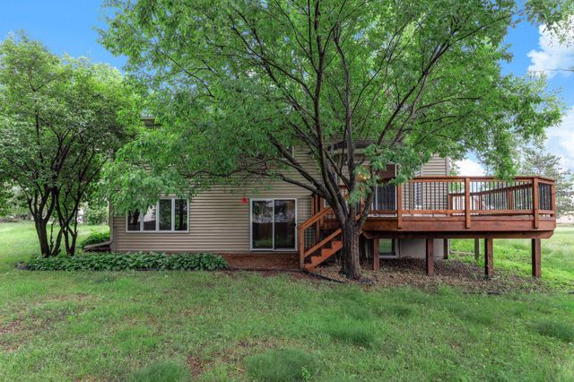 2287 Snowshoe Lane E, Maplewood, MN 55119