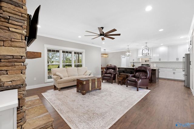 116 Bowery Lane, Albertville, AL 35950