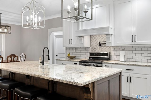 116 Bowery Lane, Albertville, AL 35950