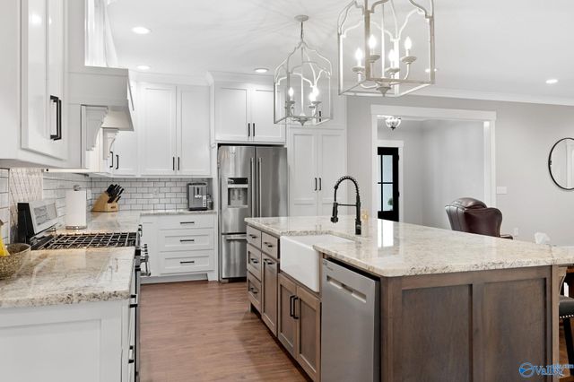 116 Bowery Lane, Albertville, AL 35950