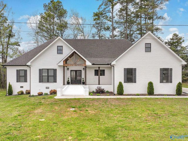 116 Bowery Lane, Albertville, AL 35950