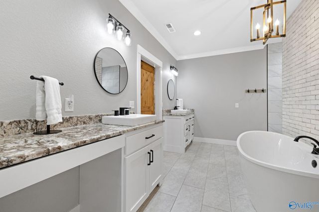 116 Bowery Lane, Albertville, AL 35950