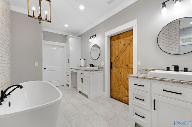 116 Bowery Lane, Albertville, AL 35950