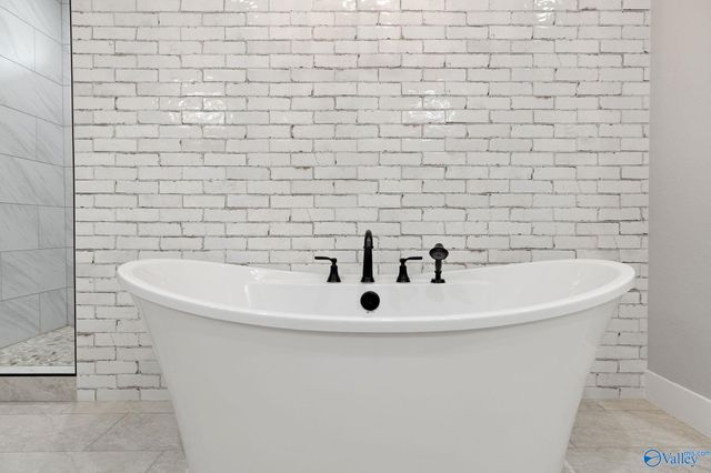 116 Bowery Lane, Albertville, AL 35950