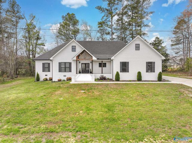 116 Bowery Lane, Albertville, AL 35950