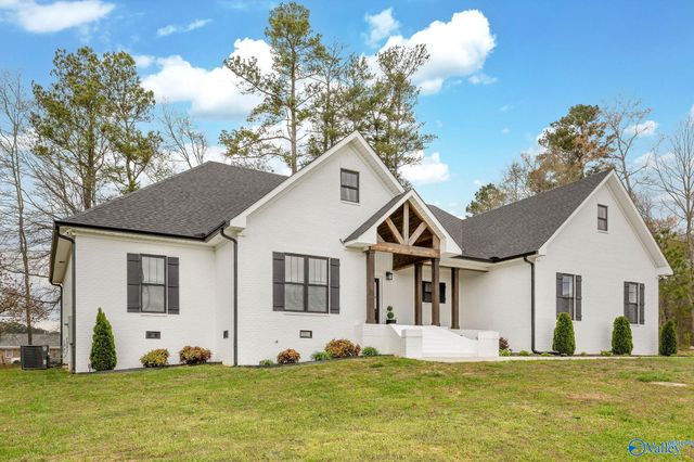 116 Bowery Lane, Albertville, AL 35950