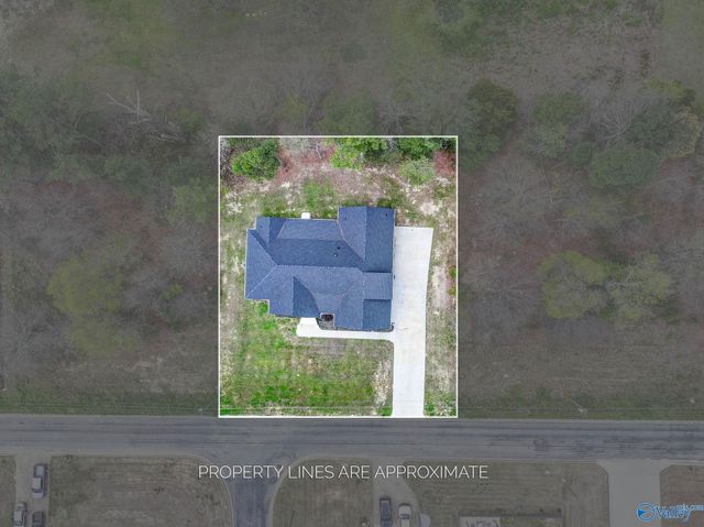 116 Bowery Lane, Albertville, AL 35950