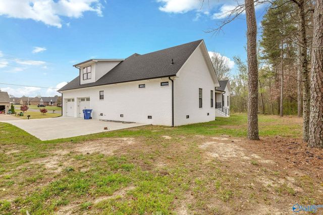 116 Bowery Lane, Albertville, AL 35950