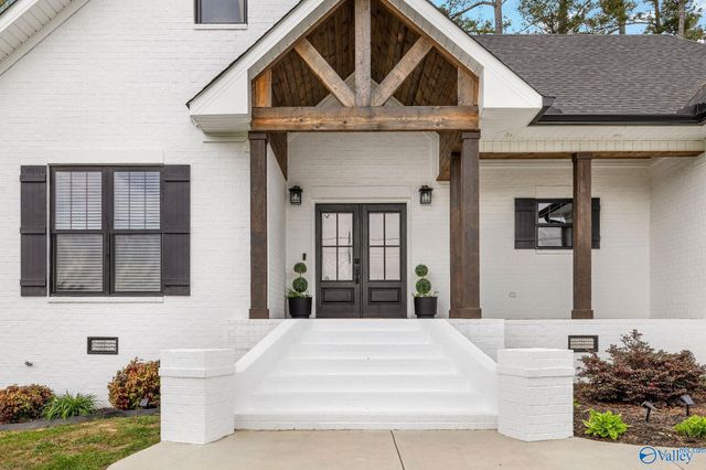 116 Bowery Lane, Albertville, AL 35950