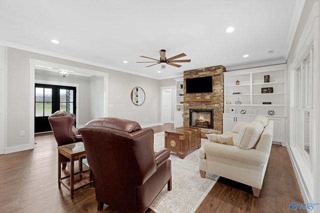 116 Bowery Lane, Albertville, AL 35950