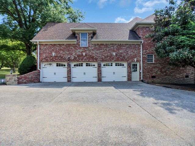 1405 Drakes Creek Rd, Hendersonville, TN 37075
