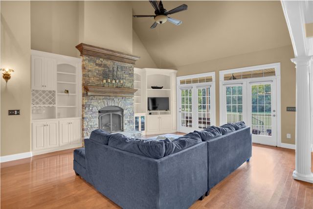 1405 Drakes Creek Rd, Hendersonville, TN 37075