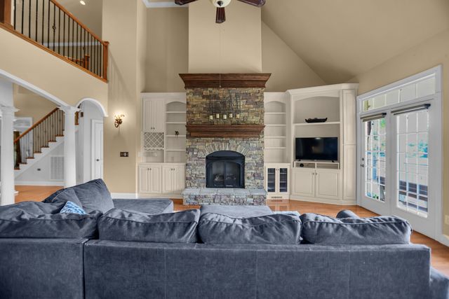 1405 Drakes Creek Rd, Hendersonville, TN 37075
