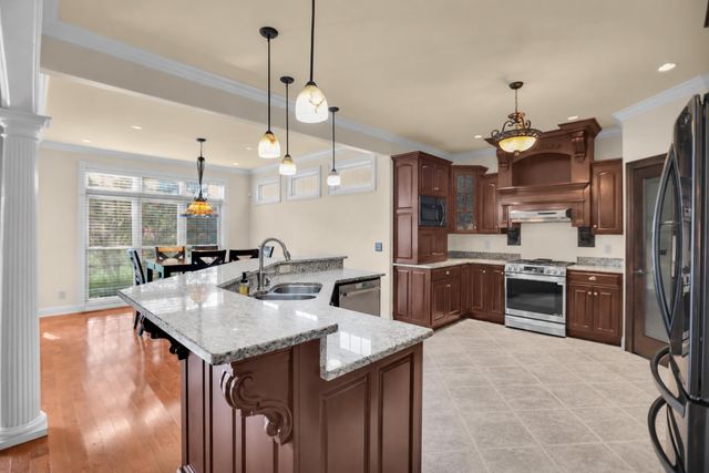 1405 Drakes Creek Rd, Hendersonville, TN 37075