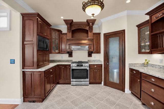 1405 Drakes Creek Rd, Hendersonville, TN 37075