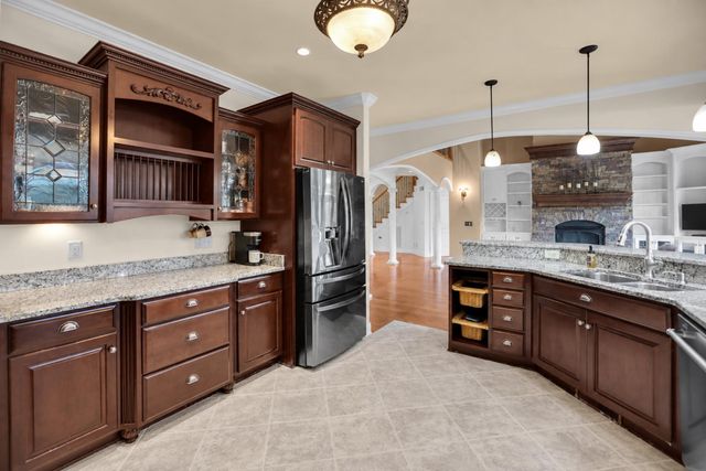 1405 Drakes Creek Rd, Hendersonville, TN 37075