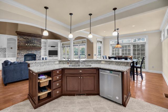 1405 Drakes Creek Rd, Hendersonville, TN 37075