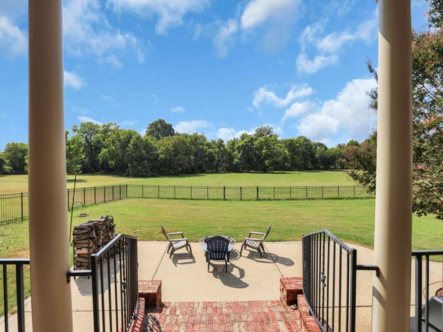 1405 Drakes Creek Rd, Hendersonville, TN 37075
