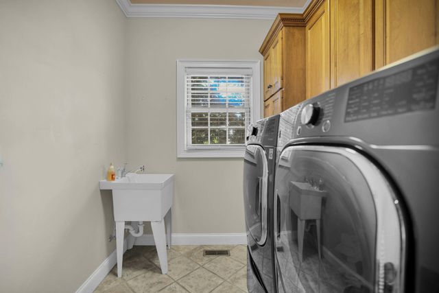 1405 Drakes Creek Rd, Hendersonville, TN 37075