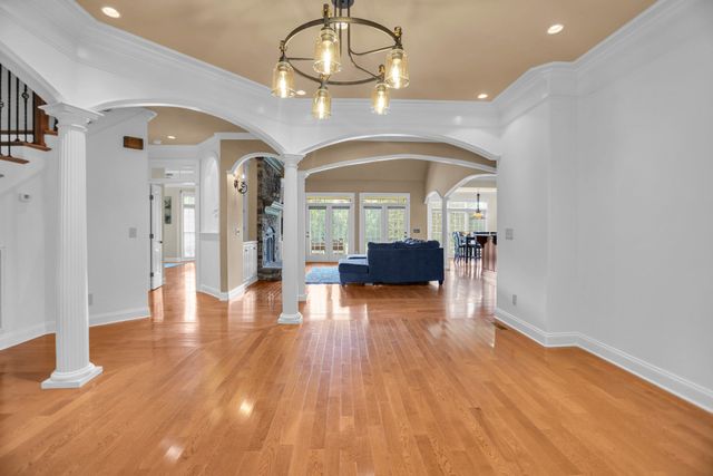 1405 Drakes Creek Rd, Hendersonville, TN 37075