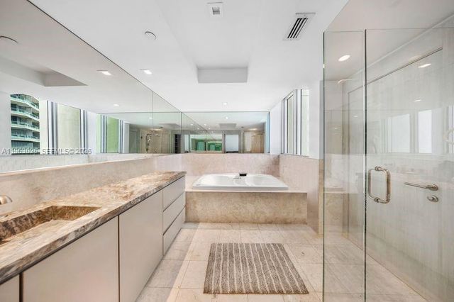 1331 Brickell Bay Dr 1602, Miami, FL 33131