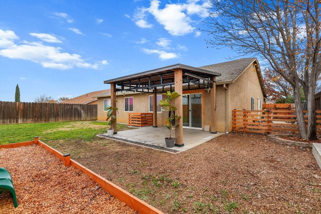 2132 Reta Way, Red Bluff, CA 96080