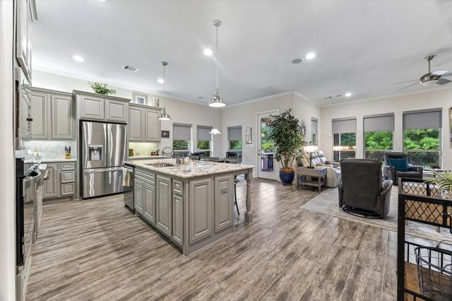 3123 N Cotswold Manor Drive, Kingwood, TX 77339