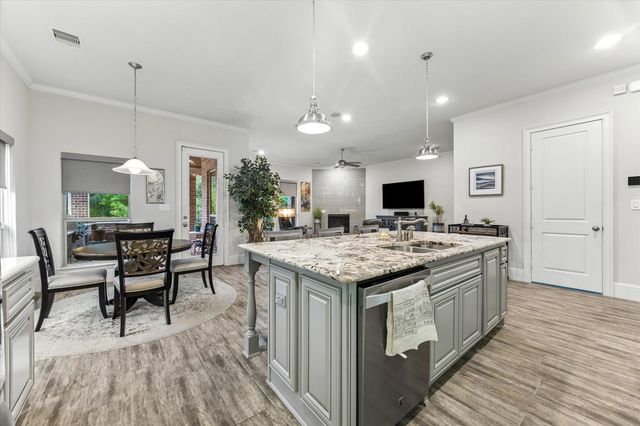3123 N Cotswold Manor Drive, Kingwood, TX 77339