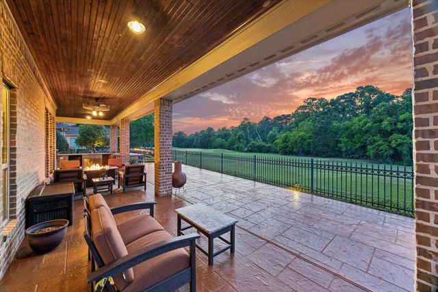 3123 N Cotswold Manor Drive, Kingwood, TX 77339