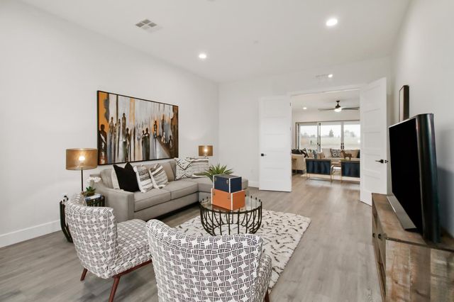 3836 Gray Pine Pl, West Sacramento, CA 95691