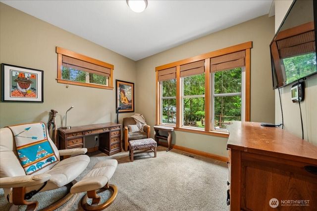 10507 Pioneer Drive, Anderson Island, WA 98303