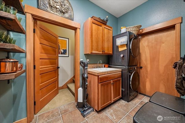 10507 Pioneer Drive, Anderson Island, WA 98303