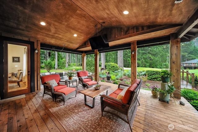 10507 Pioneer Drive, Anderson Island, WA 98303