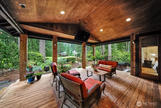 10507 Pioneer Drive, Anderson Island, WA 98303