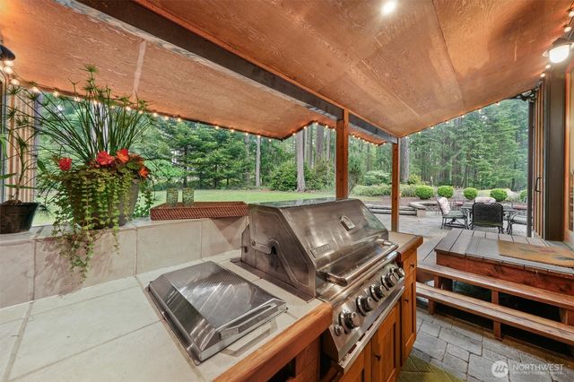 10507 Pioneer Drive, Anderson Island, WA 98303