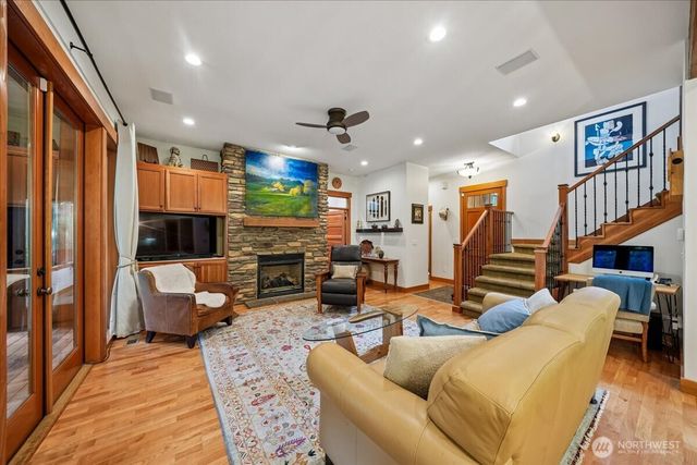 10507 Pioneer Drive, Anderson Island, WA 98303