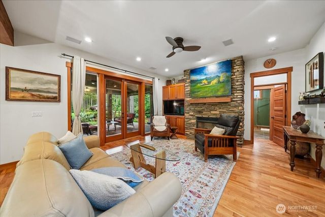 10507 Pioneer Drive, Anderson Island, WA 98303