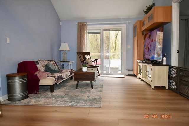 51 Slater St, Attleboro, MA 02703