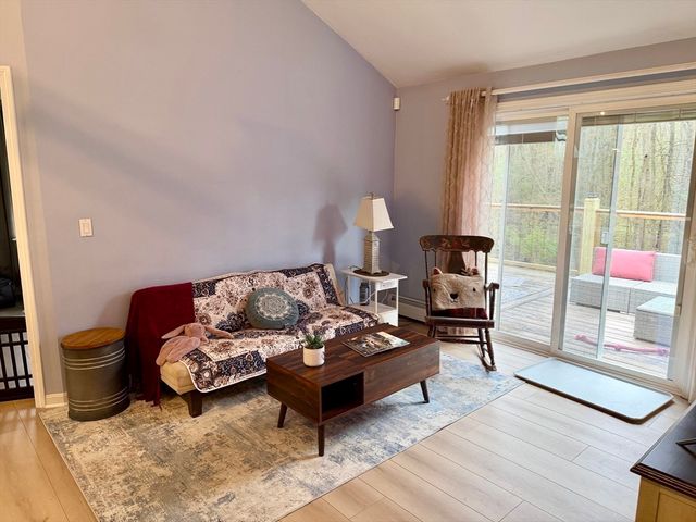51 Slater St, Attleboro, MA 02703