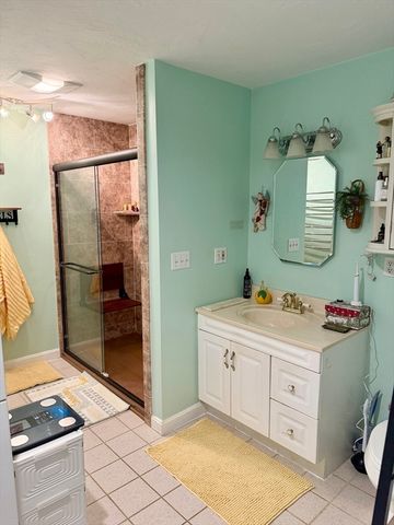 51 Slater St, Attleboro, MA 02703